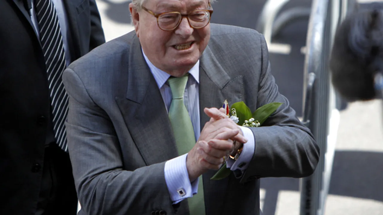 Jean-Marie Le Pen l-a calificat pe Francois Hollande drept 