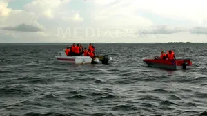 Opt morţi şi 20 de dispăruţi după scufundarea unei nave în largul Malaysiei