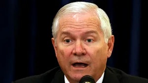 Robert Gates: Putin deţine puterea în Rusia