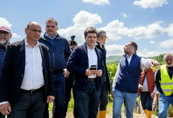 Nicuşor Dan promite despăgubiri din partea statului în Covasna iar pe termen lung consolidarea digurilor