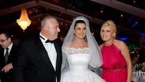 NUNTĂ ELENA BĂSESCU: Udrea a postat fotografii cu ea şi cu 