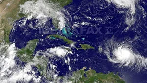 Earl a devenit uragan de categoria a doua şi se apropie de Caraibe