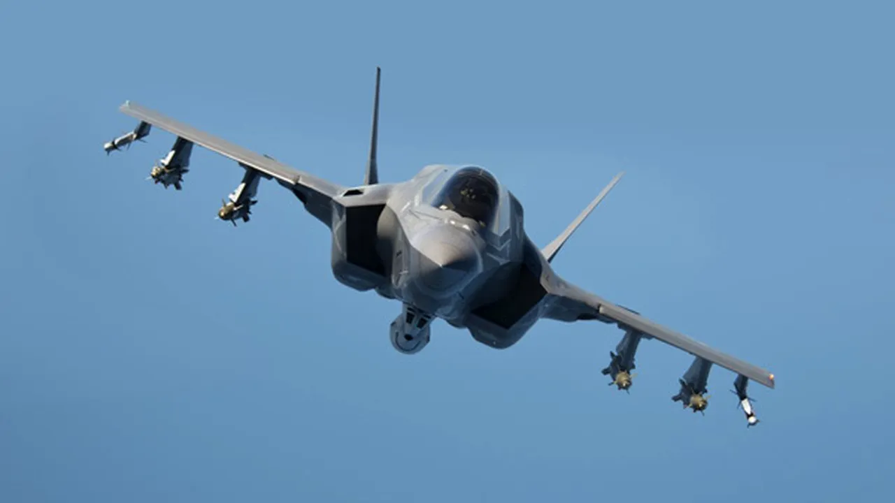 Incident în armata americană. Şapte militari au fost răniţi după o aterizare eşuată a unui avion F-35C 