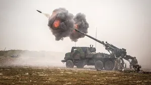  Franţa va livra Ucrainei şase obuziere CAESAR