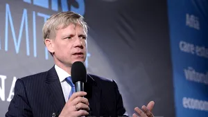 Van Groningen: Nu suntem de acord cu o măsură administrativă de conversie a creditelor la alt curs