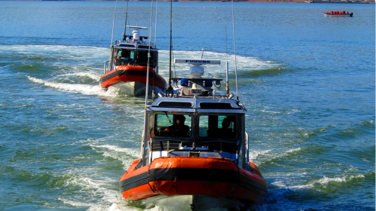 Marina mexicană a salvat 28 de persoane aflate în derivă pe mare, dintre care 27 - minori