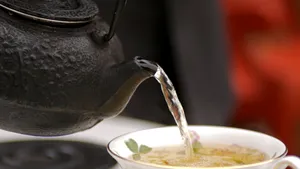 Utilizări inedite ale ceaiului: Tratamente pentru frumuseţe cu ceai negru şi verde