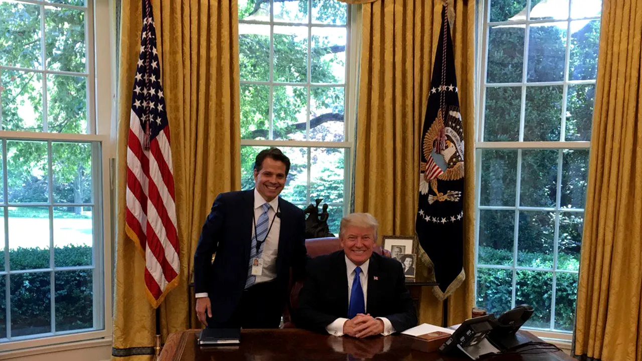 Purtătorul de cuvânt al Casei Albe, Anthony Scaramucci, admite că Donald Trump era sursa care i-a spus că scandalul ingerinţelor ruse este 