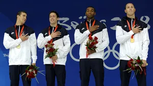 Record mondial la 4x100 metri liber pentru SUA