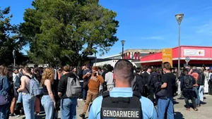 Elevă de 15 ani, înjunghiată într-un liceu din Franța. Victima, în stare gravă