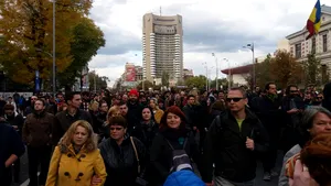 Marşul tăcerii dedicat victimelor incendiului din Colectiv: peste 5.000 de oameni au mers la Colectiv - FOTO, VIDEO