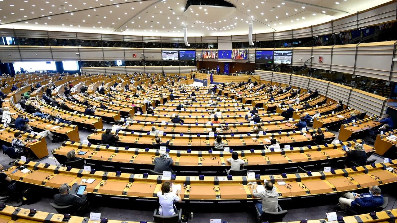 CEO Pfizer, Moderna şi AstraZeneca, companii care livrează vaccinuri, chemaţi să dea explicaţii în Parlamentul European