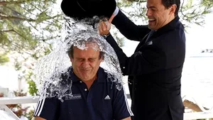 Michel Platini a acceptat Ice Bucket Challenge şi i-a nominalizat pe Boniek, Savicevici şi Suker
