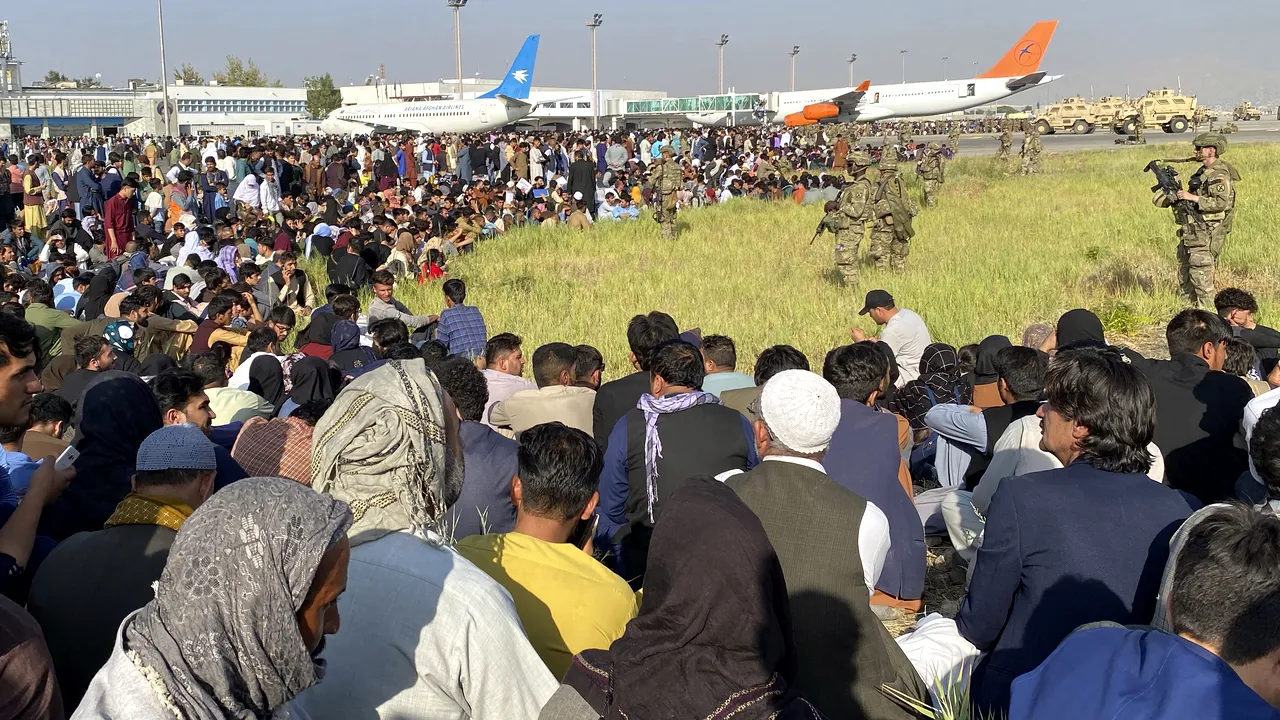 Cel puţin 17 răniţi, în urma unei busculade produse la intrarea în Aeroportul din Kabul