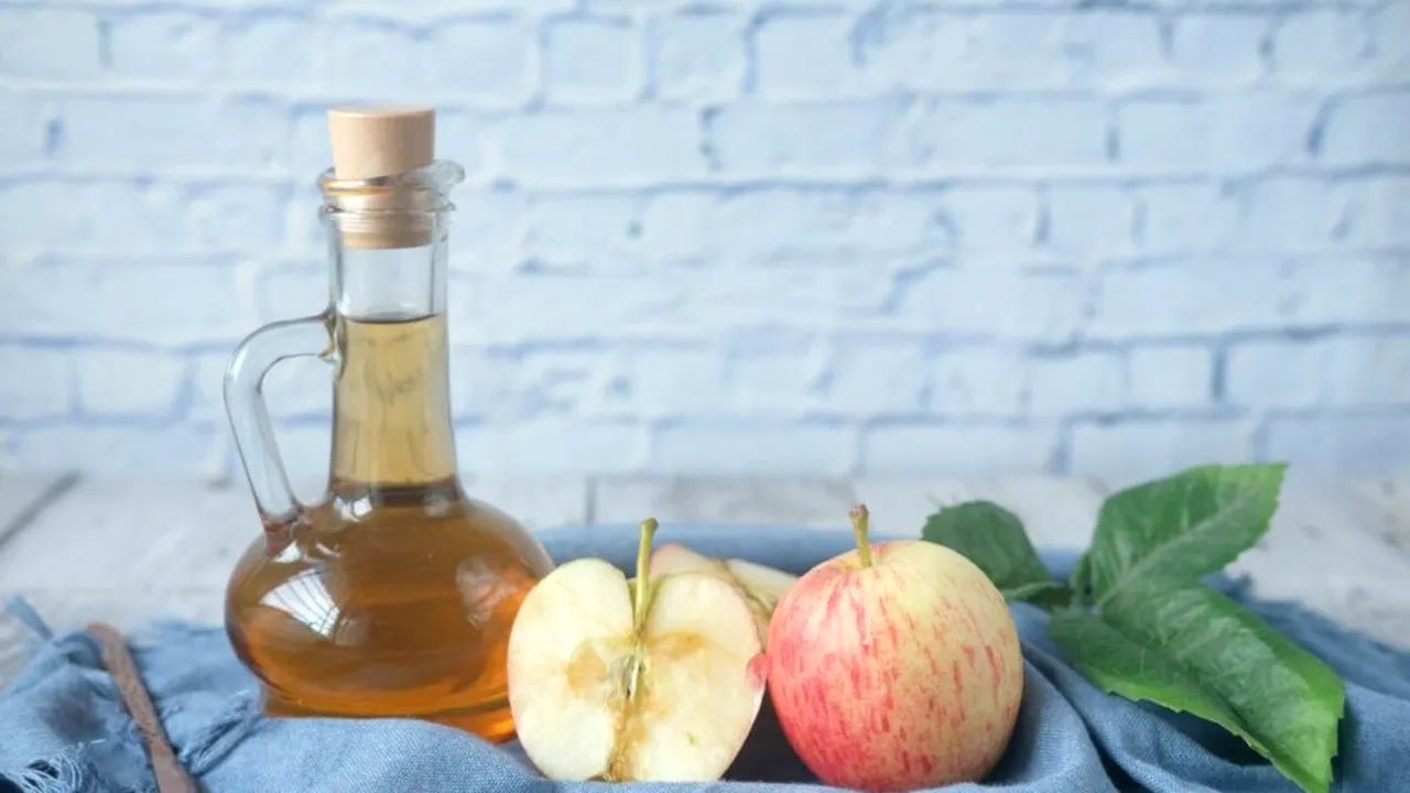 Motivul pentru care ar trebui să pui oțet în tigaie atunci când frigi pieptul de pui