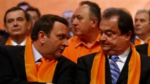 Blaga şi Flutur conduc campania pentru prezidenţiale