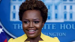 Casa Albă numeşte prima purtătoare de cuvânt de culoare şi lesbiană, Karine Jean-Pierre