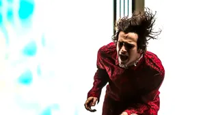 Gestul unui cunoscut artist care ar putea să-i aducă interdicţia de a mai intra într-o ţară arabă: Nu cred că o să fim lăsaţi să cântăm din nou acolo 