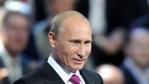 Putin anunţă oficial că va candida la preşedinţie