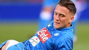 Fanii lui Napoli i-au spart maşina jucătorului Piotr Zielinski