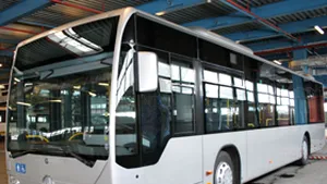Primele 50 de autobuze Mercedes cu aer condiţionat circulă, de duminică, pe patru trasee