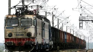 Zece vagoane ale unui tren marfar care transporta sare au deraiat în staţia Leţca, judeţul Sălaj