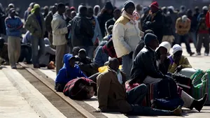 Nave europene şi NATO au lăsat 61 de emigranţi africani să moară de sete şi de foame în Mediterană