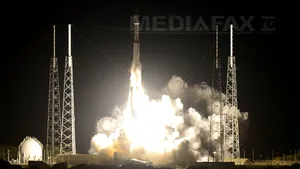 NASA a lansat patru sateliţi care vor monitoriza câmpul magnetic al Terrei - FOTO