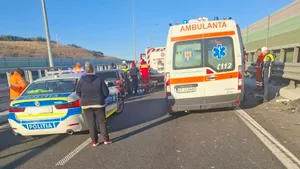 Trafic blocat pe Drumul Expres 12, spre Craiova, după un accident între două autoutilitare și un TIR