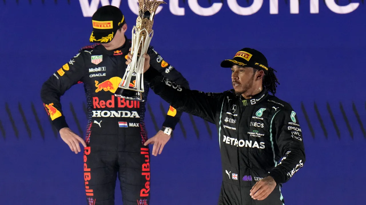 Tensiuni la cote maxime înainte de lupta finală dintre Hamilton şi Verstappen. Toto Wolff se teme de un final 