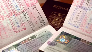 Primii români care vor circula, începând de azi, fără vize în Canada 