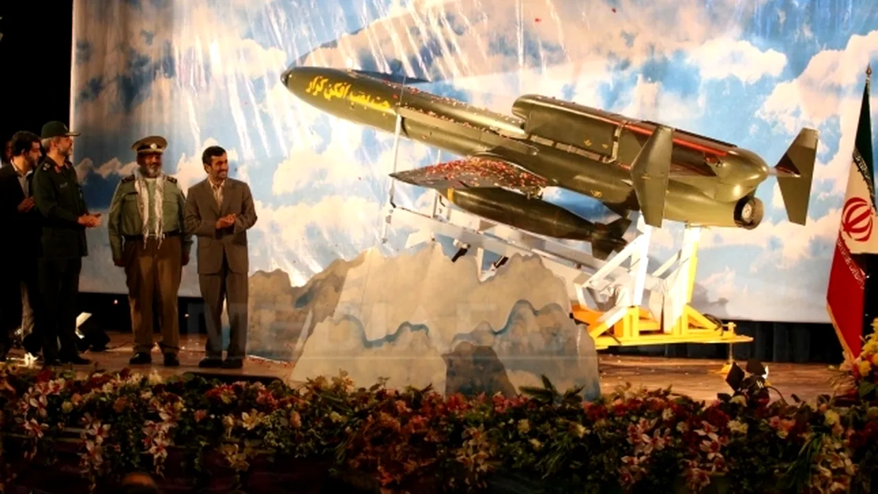 Ahmadinejad dezvăluie primul avion fără pilot 