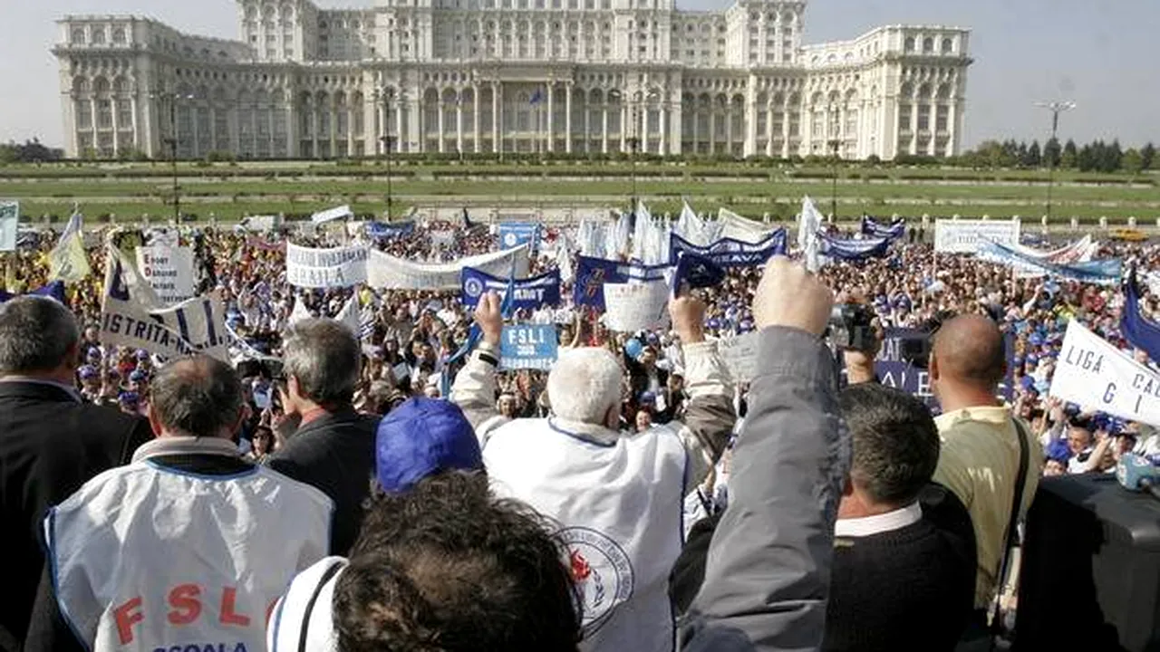 Miercuri, 1 octombrie 2008 / 12:26:05 - Legea majorării salariilor din învăţământ cu 50% - prima lege promulgată şi neaplicată