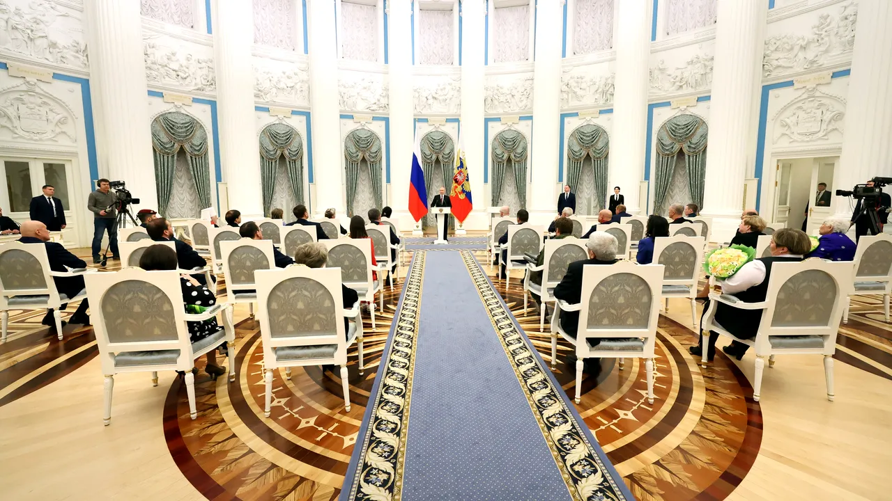 Vladimir Putin va organiza miercuri o reuniune cu oficiali militari