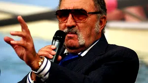 Ţiriac nu renunţă la ideea introducerii zgurei albastre pe terenurile de tenis