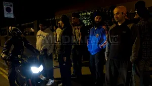 Sute de locuitori din Londra s-au organizat în grupuri de autoapărare