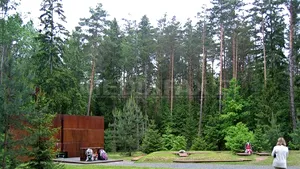 Rudele victimelor masacrului de la Katin susţin că nu vor cere daune Rusiei