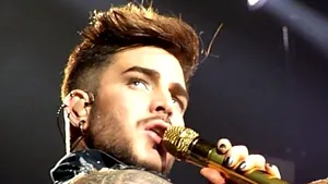 Petiţie împotriva lui Adam Lambert, care cântă alături de Queen: 