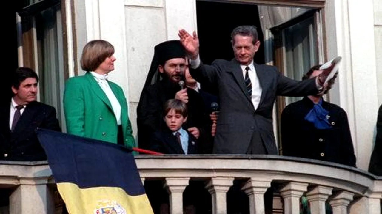 25 aprilie 1992 - Regele Mihai vizitează România, sute de mii de oameni ies în stradă