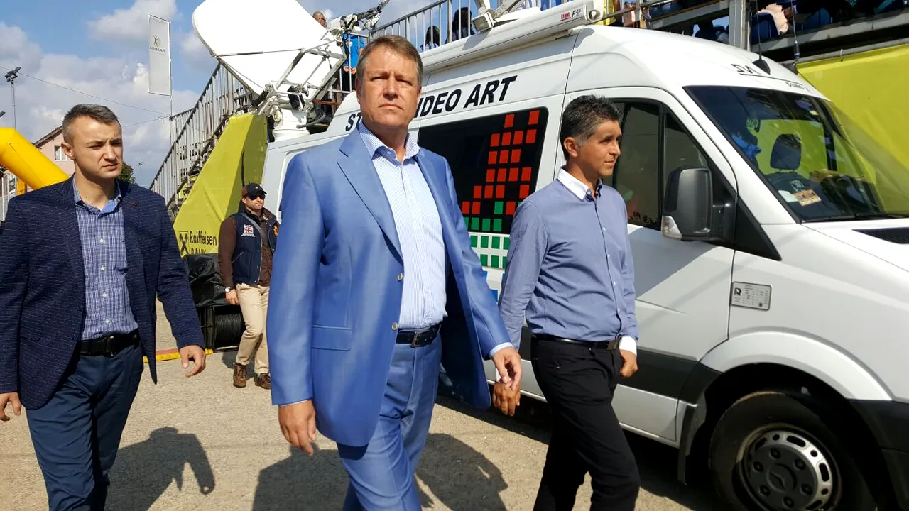 Iohannis i-a cerut procurorului general să urgenteze cercetările în cazul Ghiţă-Kovesi privind teza de doctorat: Nu cred că trebuie să vorbim despre o demisie