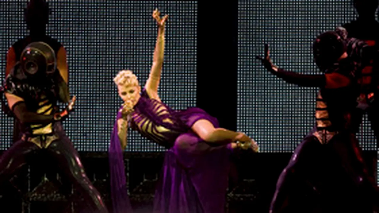 Kylie Minogue a aterizat la Bucureşti