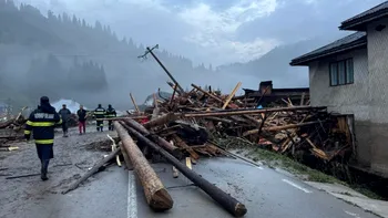 SOCIAL Cod roșu de vânt puternic în Caraș-Severin. Rafalele depășesc 90 km/h în 15 localități