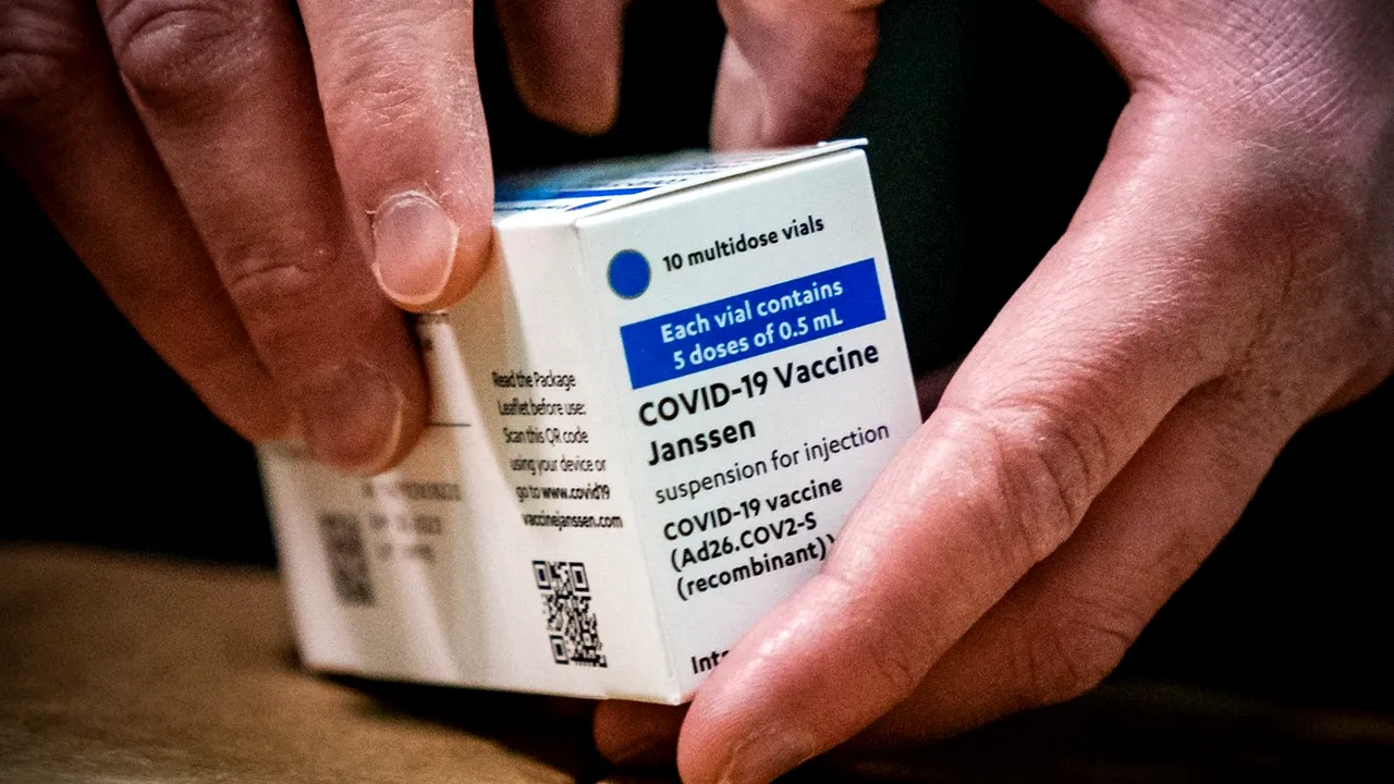 Un mort şi o persoană în stare critică în Statele Unite după imunizarea cu vaccinul Johnson&Johnson