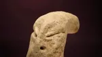 O figurină de 7.000 de ani cu aspect „extraterestru”, descoperită în Kuweit, îi surprinde pe arheologi
