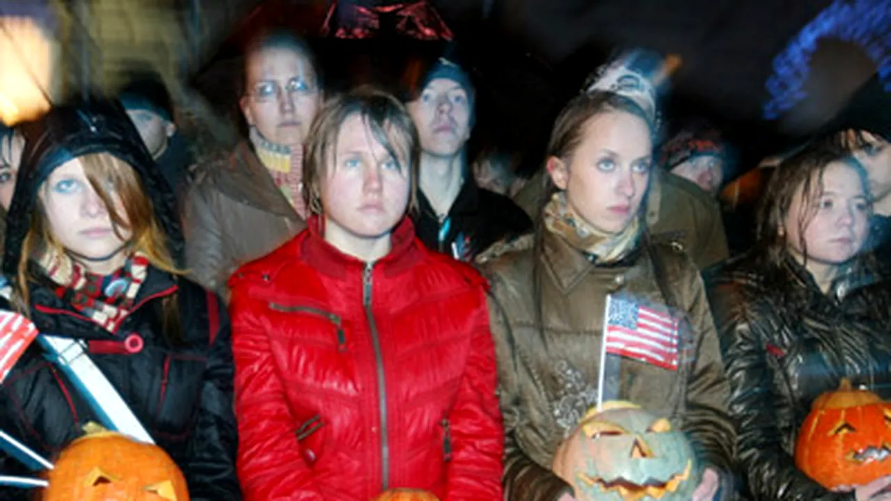 Manifestaţie împotriva politicii externe americane în faţa ambasadei SUA la Moscova