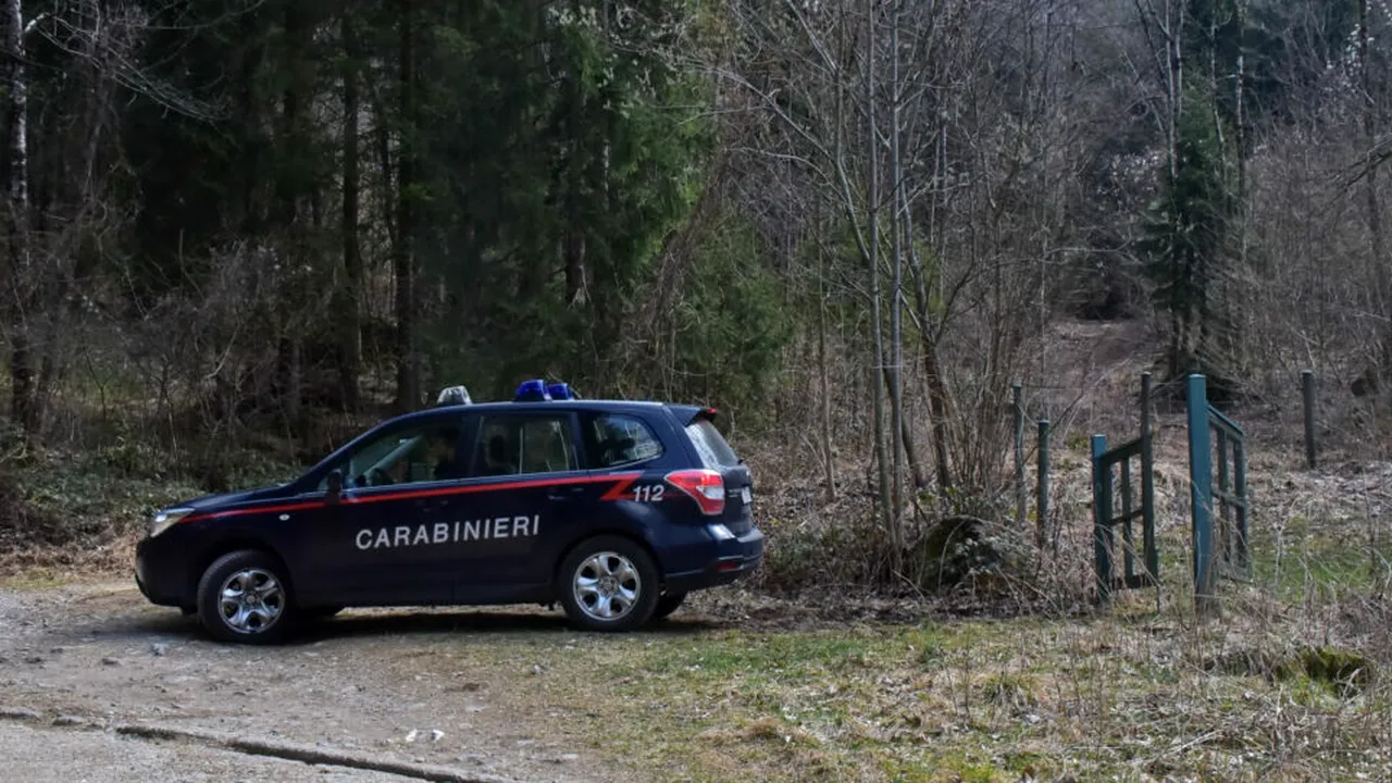 O  șoferiță de 84 de ani a lovit cu mașina doi bicicliști. Soțul ei a încercat să o ajute și a lovit doi polițiști
