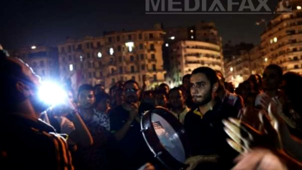 Manifestaţie la Cairo pentru sărbătorirea deciziilor preşedintelui egiptean cu privire la armată
