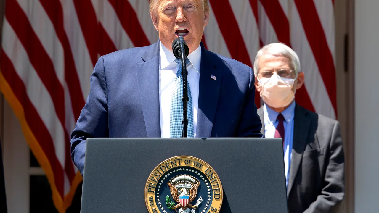 Trump este de acord cu principalul epidemiolog din ţară în privinţa desfăşurării alegerilor. Votanţii pot merge individual la urne cu respectarea normelor de protecţie anti COVID-19