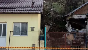 Alunecare de terene în Slatina.  Șapte locuințe afectate și 25 de persoane evacuate
