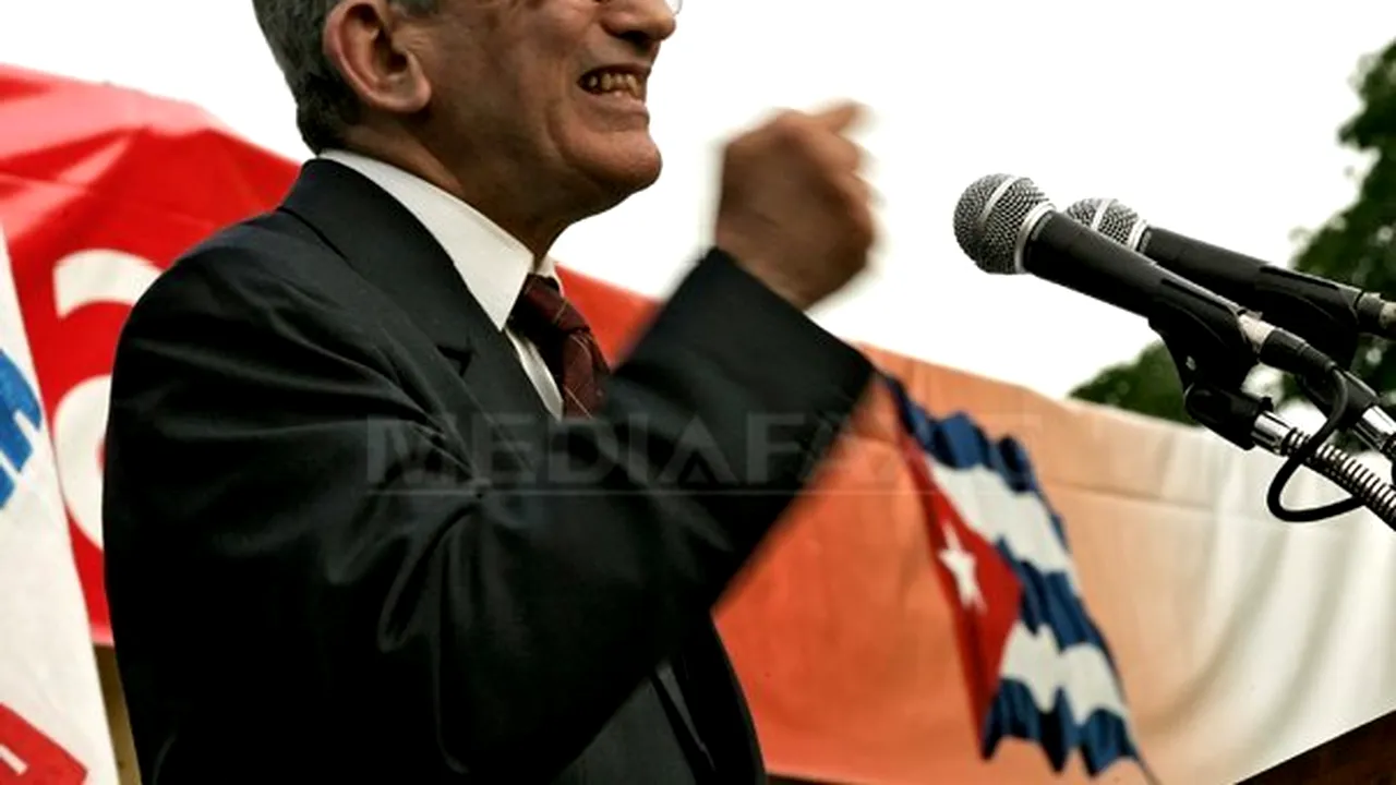 Raul Castro înlocuieşte în funcţie o figură istorică a Partidului Comunist